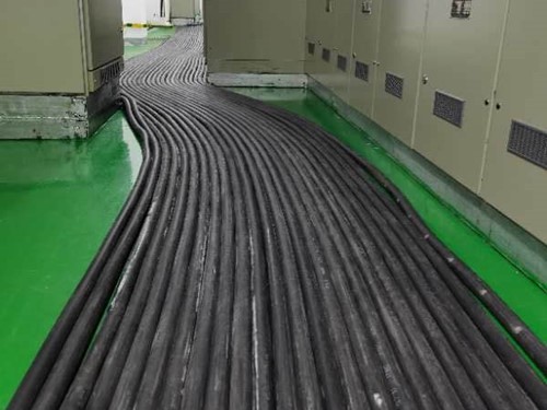 岢岚如何根据理论计算公式计算温度对特定电压测量结果的影响？