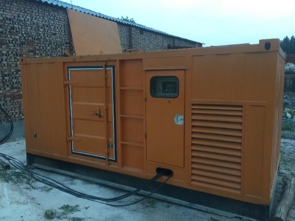 岢岚发电机组长期使用中，电缆线的敷设路径有哪些要求？