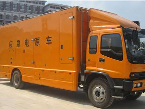 岢岚冬季柴油发电机启动前，如何检查燃油系统中的积水？